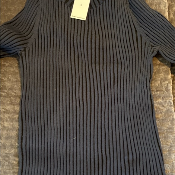 Banana Republic Mock Turtleneck - Picture 2 of 4